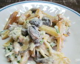 Салат с молодым картофелем и индейкой