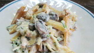 Салат с молодым картофелем и индейкой