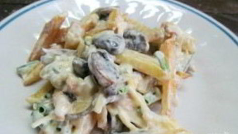 салат с молодым картофелем и индейкой