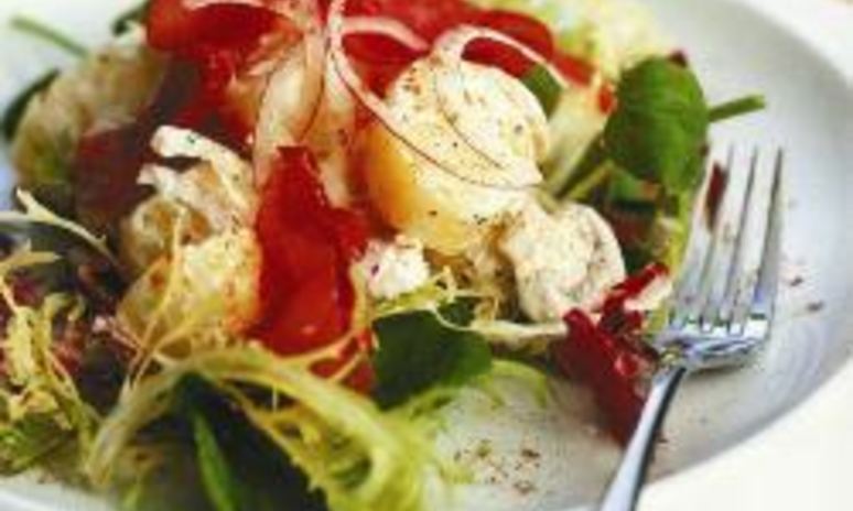 Рецепт теплого картофельного салата с бастурмой