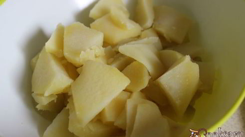 теплый картофельный салат с индюшиными сердечками