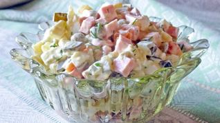 Оливье классический с солеными огурцами