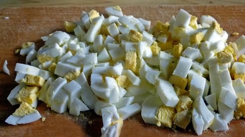 оливье классический с солеными огурцами