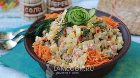 оливье с колбасой и корейской морковью
