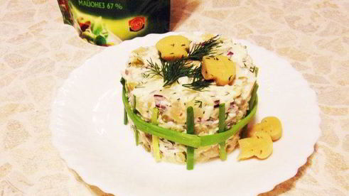 оливье с маринованными грибами