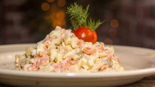 Оливье со слабосоленой семгой