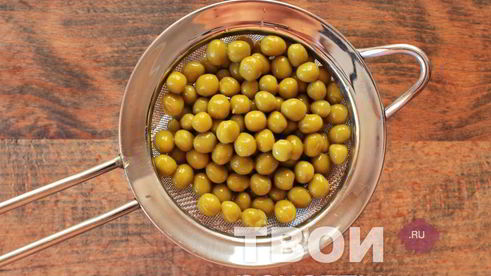 салат оливье с колбасой