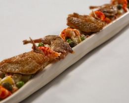 Салат Оливье с раковыми шейками