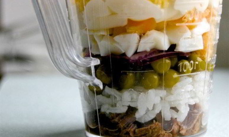 Рецепт слоеного оливье с рисом