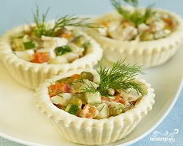 Тарталетки с салатом Оливье