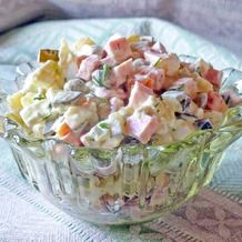 Салат с огурцами