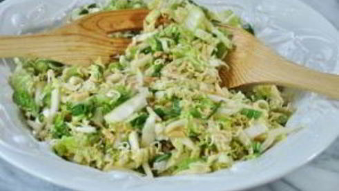 простой салат из пекинской капусты