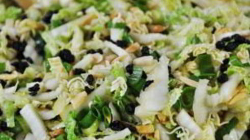 простой салат из пекинской капусты