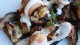 Салат из баклажан с соевым соусом и имбирем