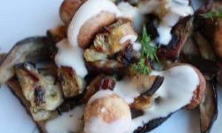 Рецепт салата из баклажан с соевым соусом и имбирем