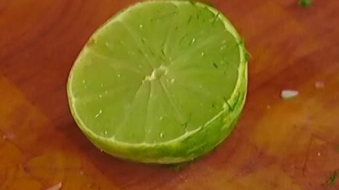 салат из фасоли с жареным тофу