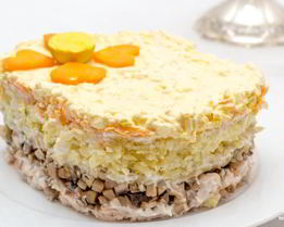 Салат из копченой курицы с шампиньонами