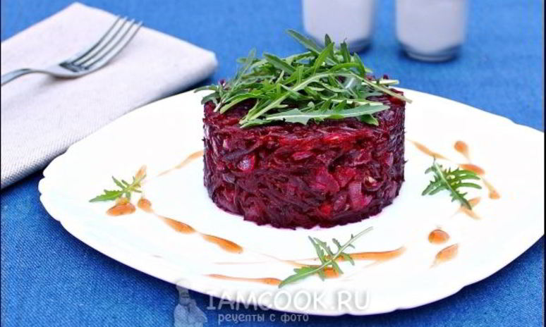 Рецепт салата из свеклы с жареным луком