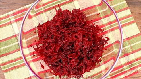 салат из свеклы с жареным луком