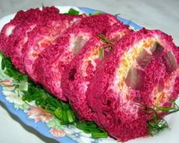 Салат Сельдь под шубой рулетом классический