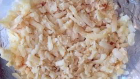 селедка под шубой с семгой и яблоком