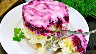 Сочная сельдь под шубой с яблоком