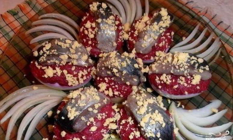 Рецепт закуски селедка под шубой в яйце