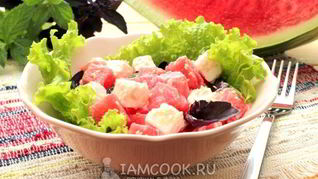 Салат с фетой и арбузом
