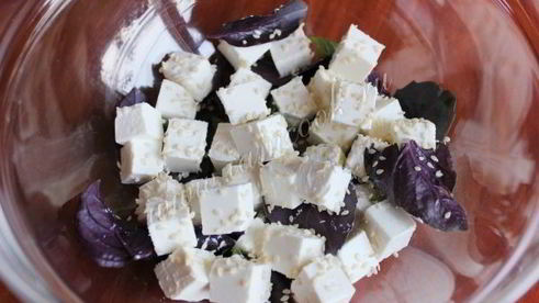 салат с фетой и арбузом