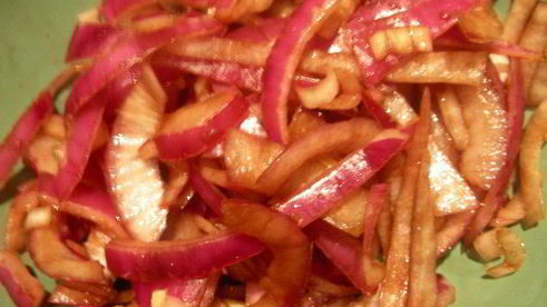 салат с креветками, авокадо и арахисом