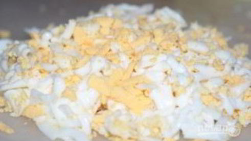 салат с курицей, грибами и сыром