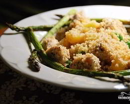 Салат с курицей и ананасами