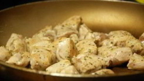 салат с курицей и ананасами