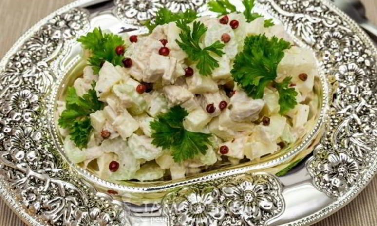 Рецепт салата с курицей и сельдереем
