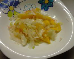 Салат с квашенной капустой и болгарским перцем