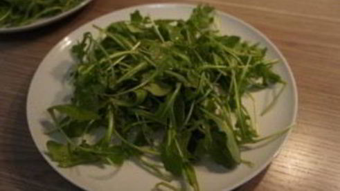 салат с пармской ветчиной