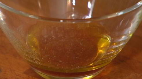 салат с рисом, сельдереем и кедровыми орешками