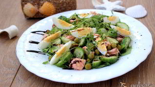 Салат с семгой Рыбная деревня