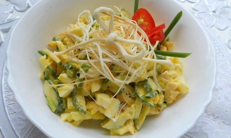 Рецепт салата с сулугуни и курицей