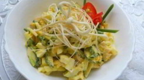 салат с сулугуни и курицей