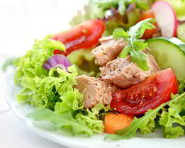 Салат с тунцом