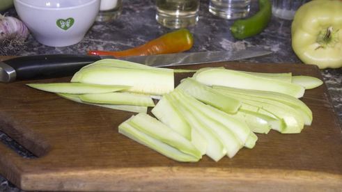 салат тещин язык из кабачков с перцем