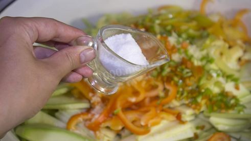 салат тещин язык из кабачков с перцем