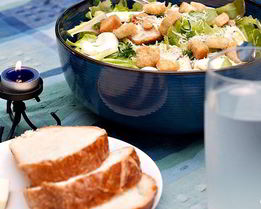 Салат Цезарь классический