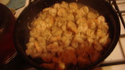 салат цезарь с креветками