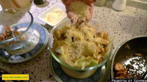 салат цезарь с курицей и пармезаном