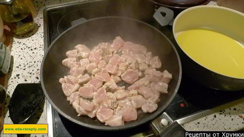 салат цезарь с курицей и пармезаном