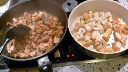 салат цезарь с курицей и пармезаном