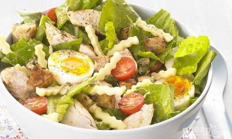 Рецепт салата цезарь с легкой заправкой