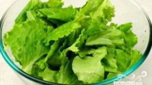 салат цезарь с лососем